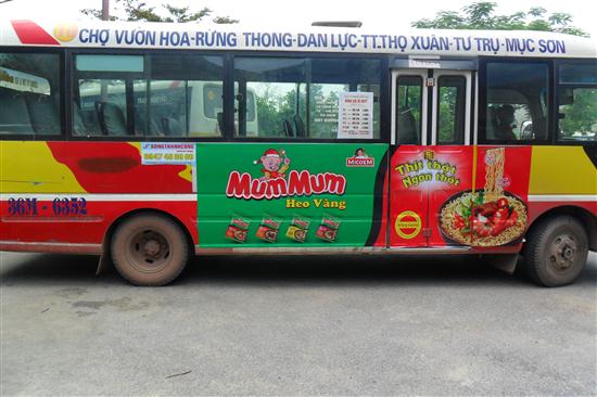 Bảng quảng cáo trên xe bus Miền Trung